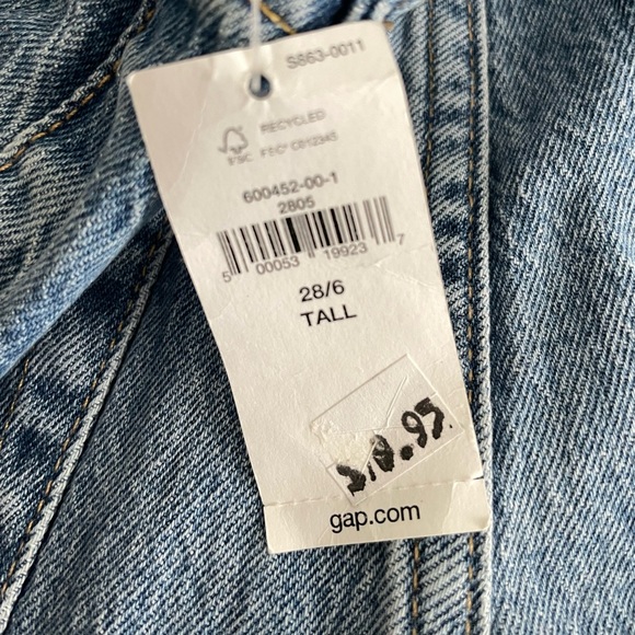 GAP Sky High Straight Leg Jeans - Picture 4 of 8
